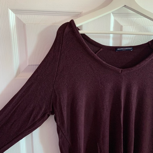 BRANDY MELVILLE V NECK SWEATER - Picture 3 of 7